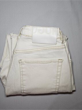 Hugo Boss White Denim Pants 31/25 • Raw Cut Hem • Cropped Fit